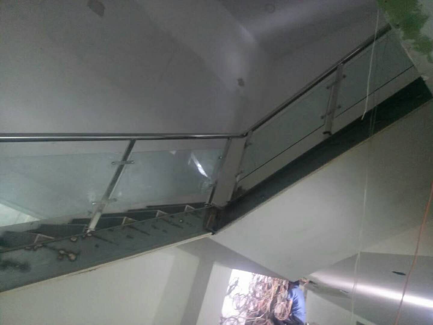 沧州河北玻璃楼梯扶手护栏